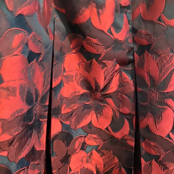 Pleated Skirt - Picture 2 of 4